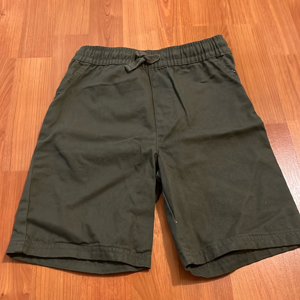 NWOT American hawk green khaki shorts with pocket size 7